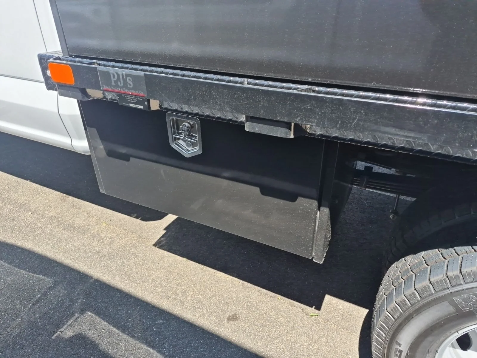 New 2026 Oxford White Ford XL CONCRETE image 8