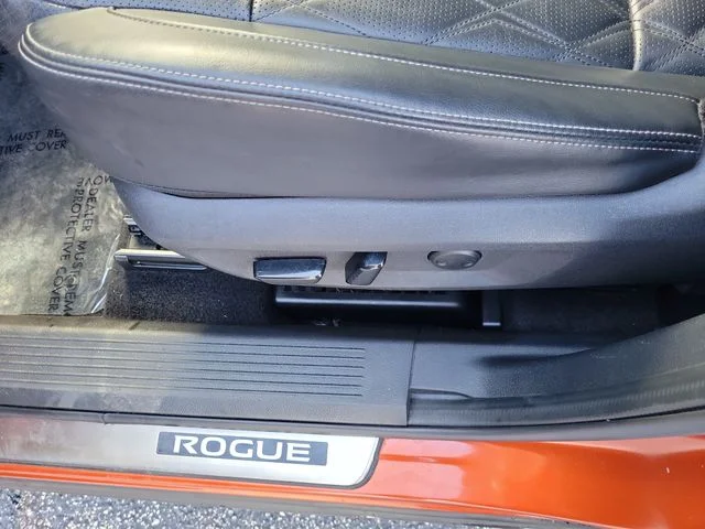 Used 2022 Orange Nissan Platinum image 21