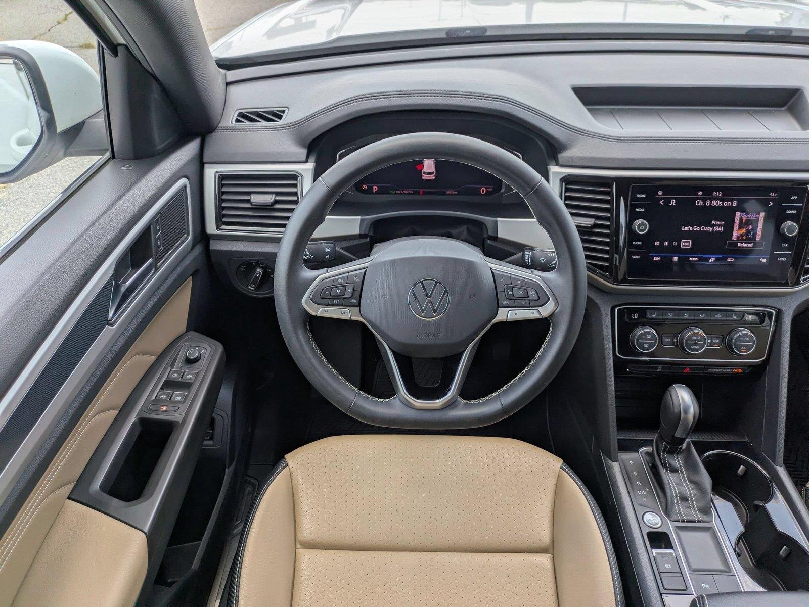 Used 2023 Pure White Volkswagen 3.6L V6 SE w/Technology image 27