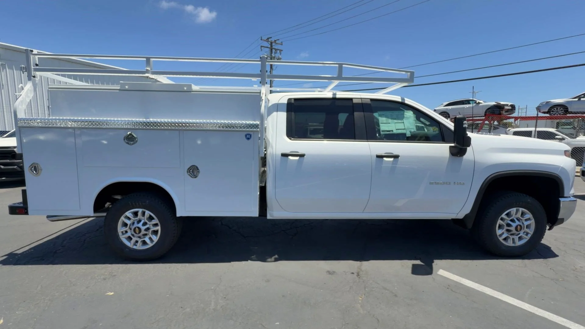 New 2026 Summit White Chevrolet WT image 10