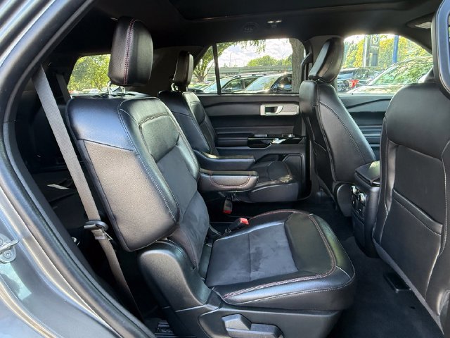 Used 2023 Gray Ford ST-Line image 30