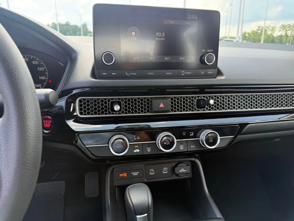 Used 2025 Silver Honda LX image 10