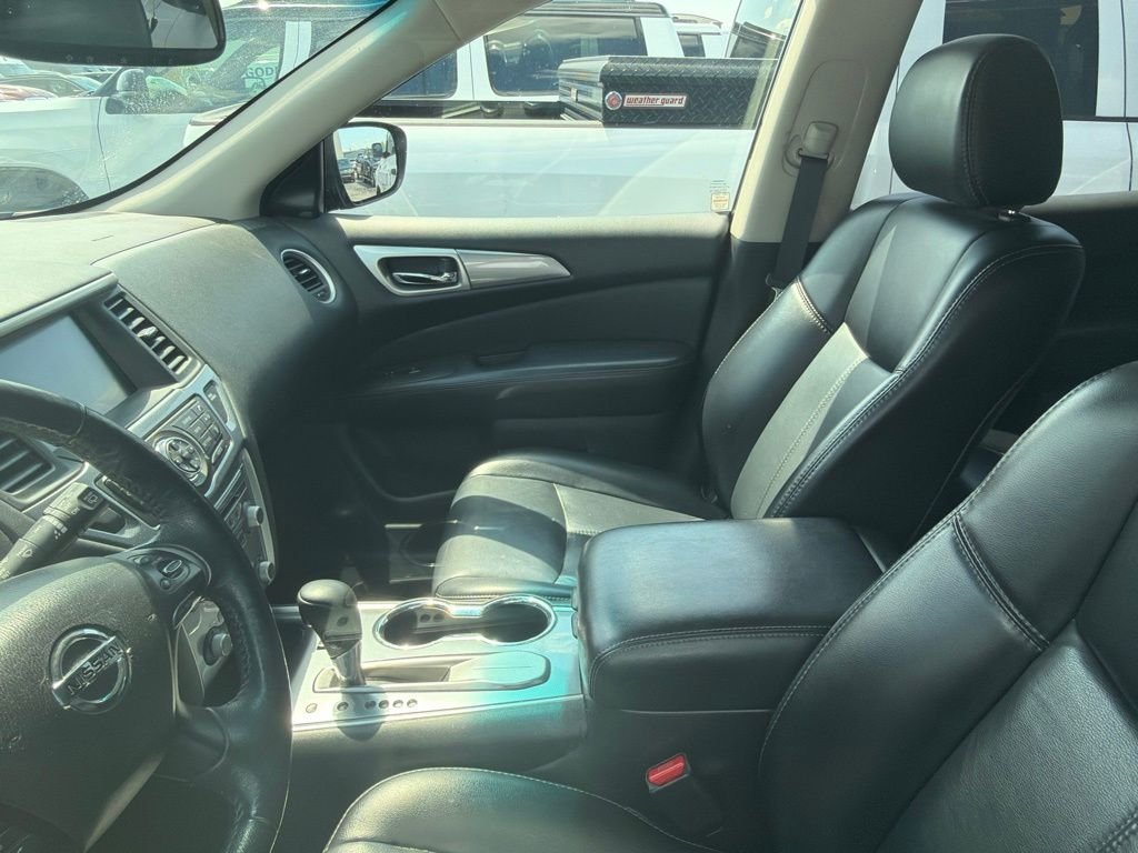 Used 2018 Black Nissan SL image 12