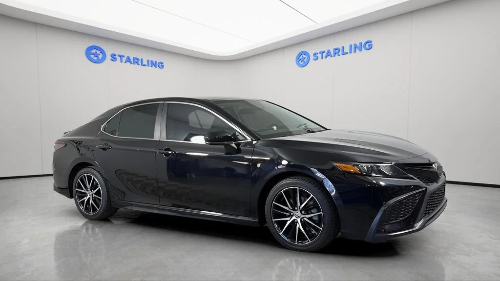 2021 Toyota Camry SE - Photo 12