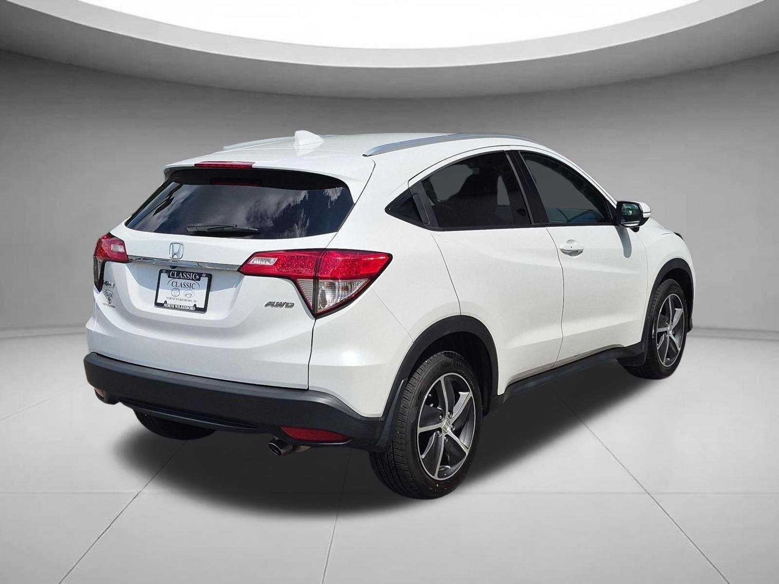 Used 2022 Platinum White Pearl Honda EX image 5