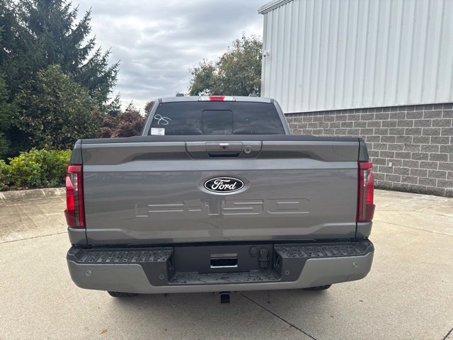 New 2026 Carbonized Gray Metallic Ford XLT image 5