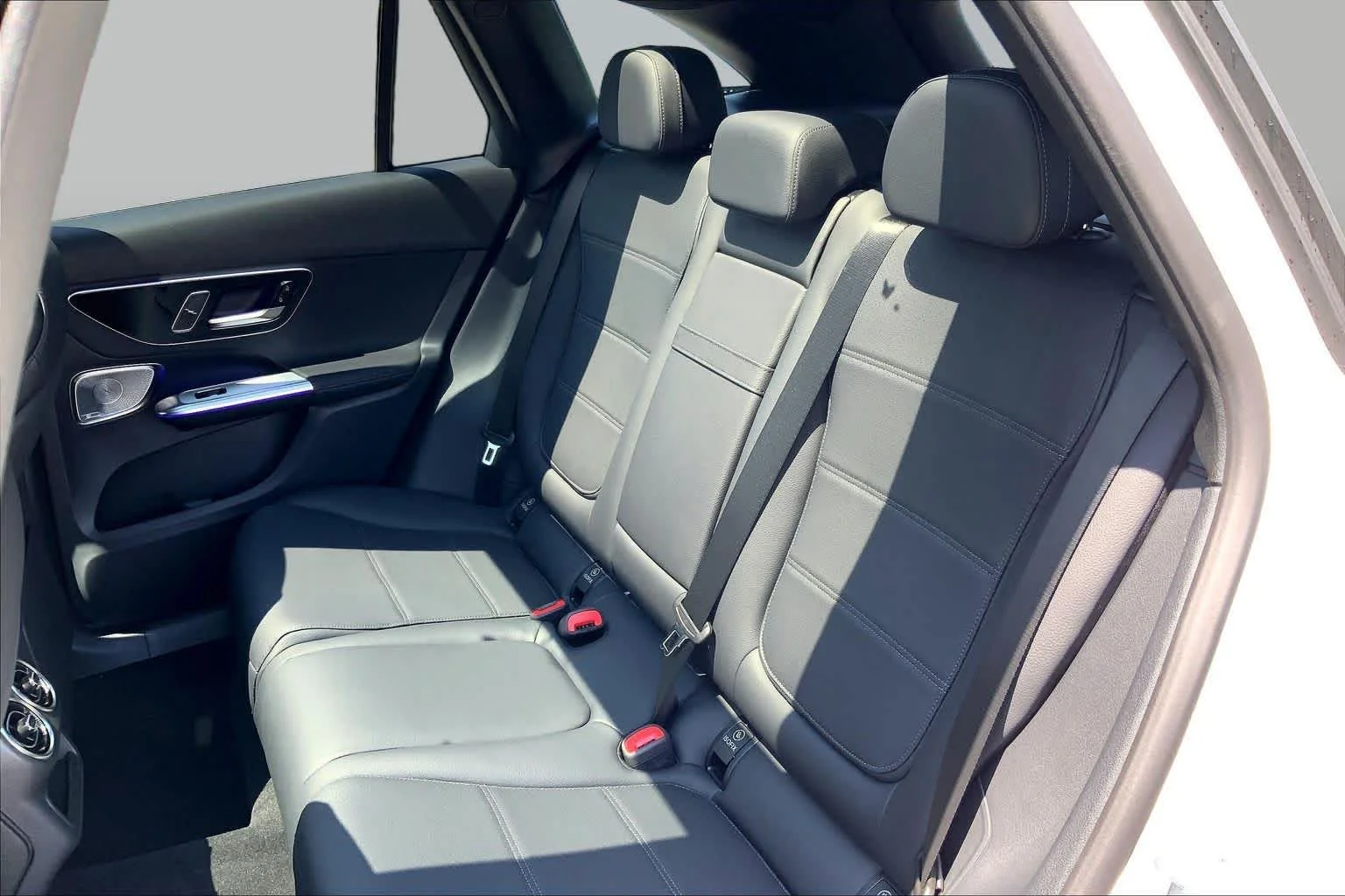 New 2026 Polar White Mercedes-Benz GLC 300 image 13