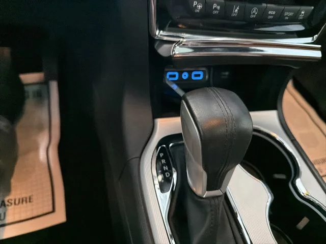 Used 2021 White Jeep Summit image 27