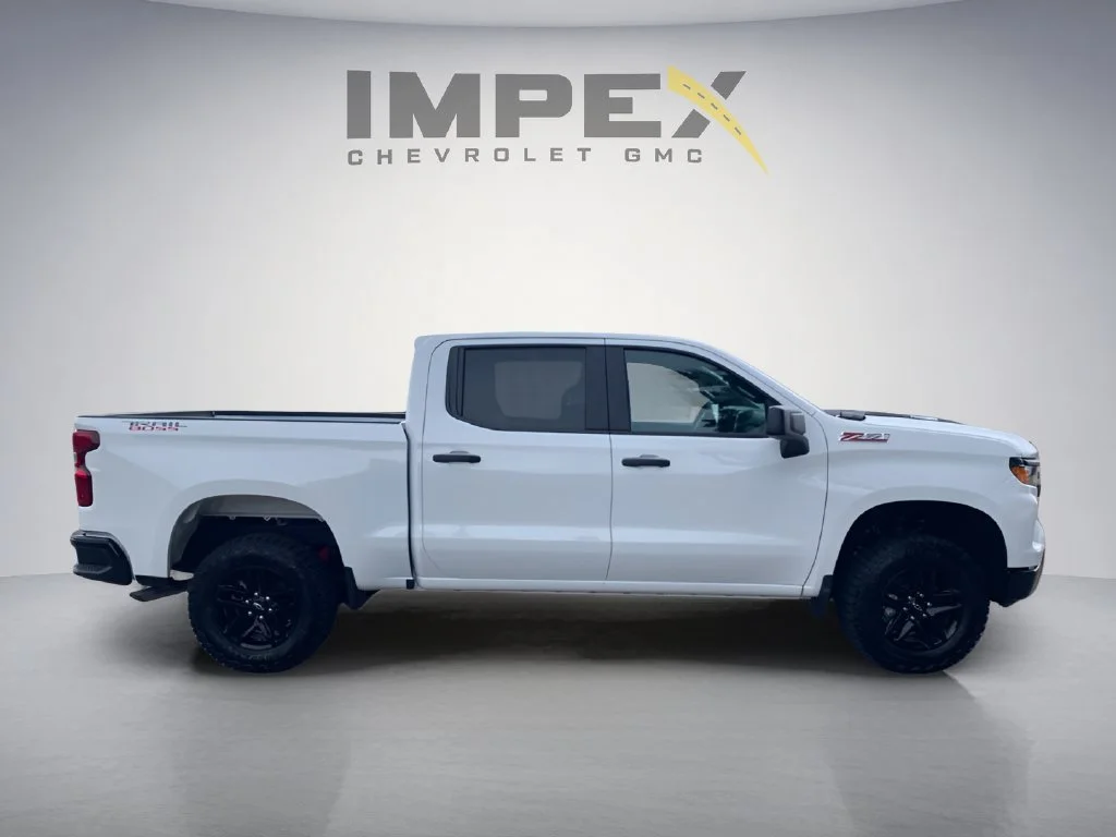 New 2026 Summit White Chevrolet Custom Trail Boss image 7