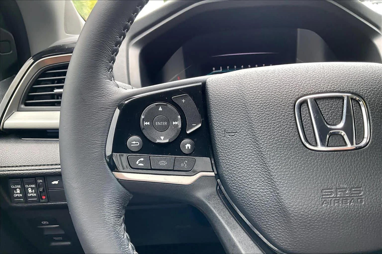 Used 2023 Crystal Black Pearl Honda Touring image 18