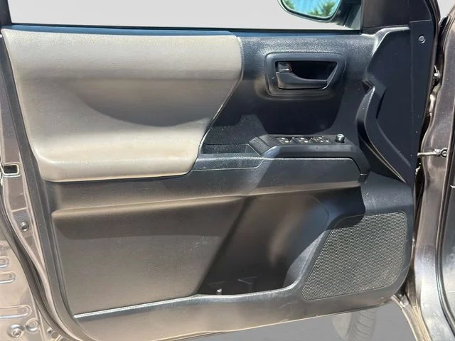 Used 2018 Gray Toyota SR image 17