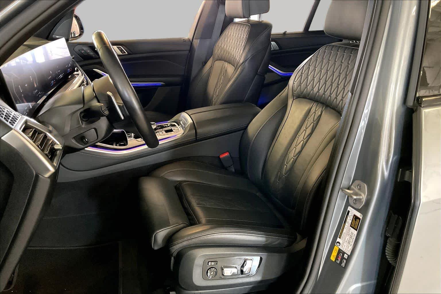 Used 2025 Skyscraper Grey Metallic BMW xDrive50e image 7