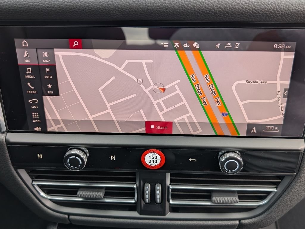 2026 Porsche Macan T - Photo 14