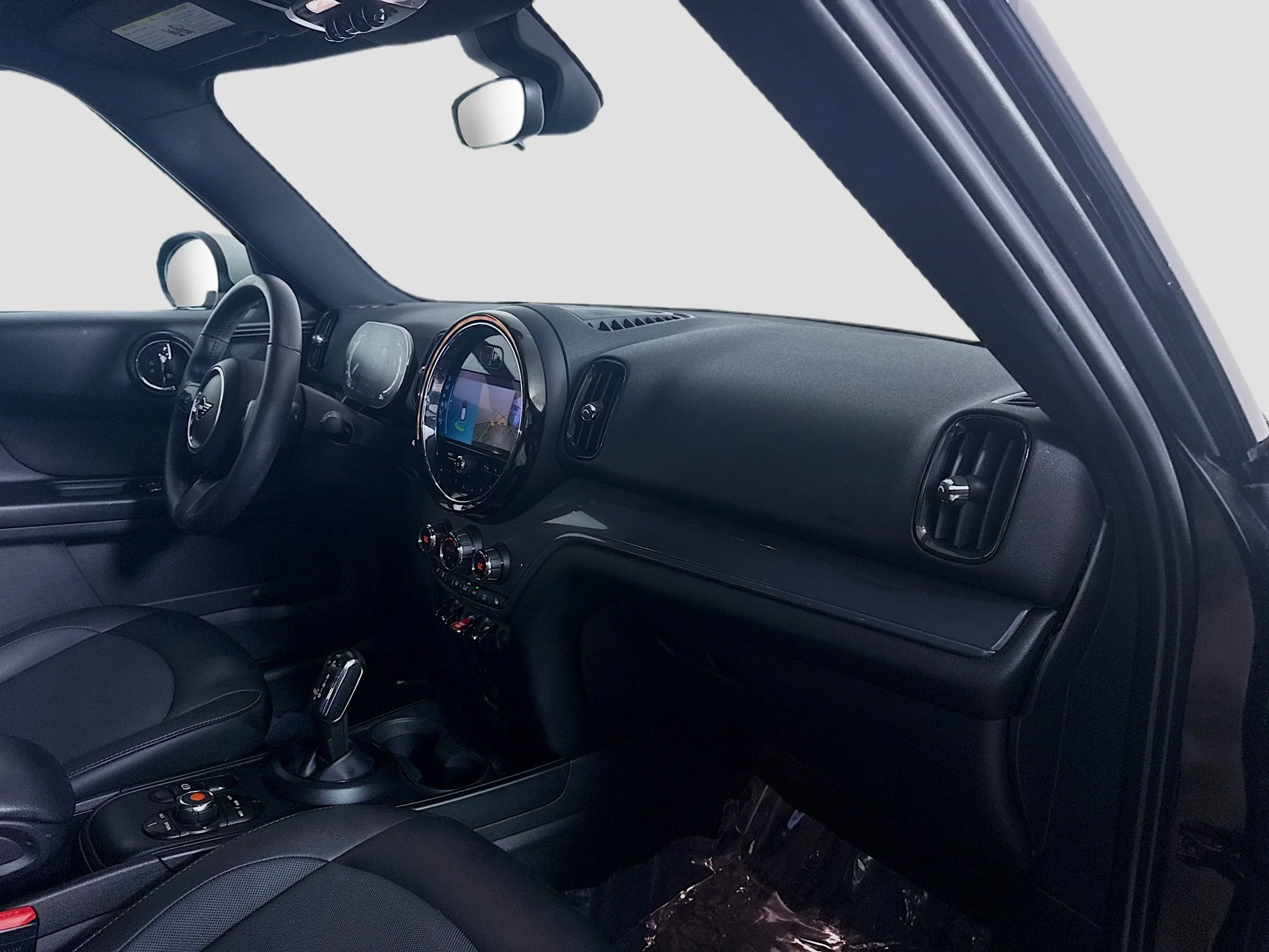 Used 2022 Midnight Black Metallic MINI Oxford Edition image 26