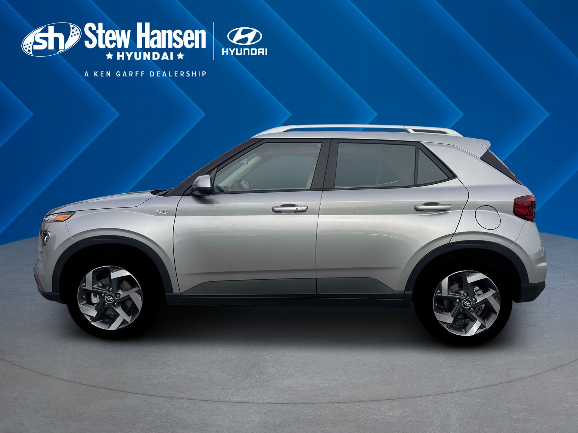 New 2026 Shimmering Silver Hyundai SEL image 3