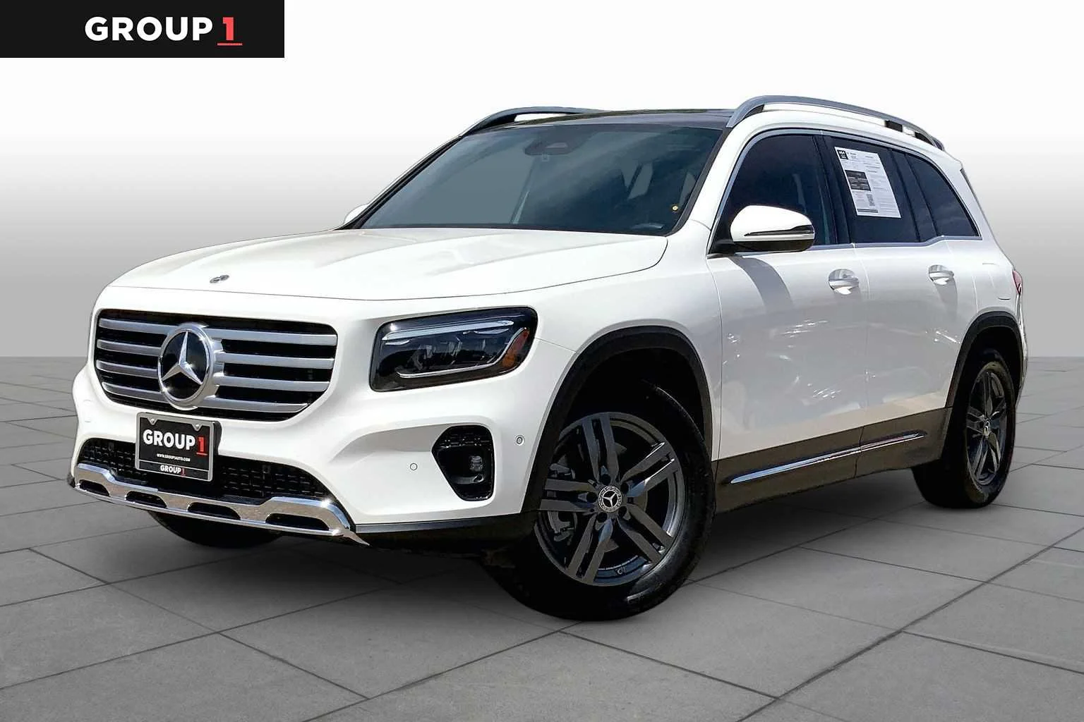 2025 Mercedes-Benz GLB GLB 250 4MATIC's photo