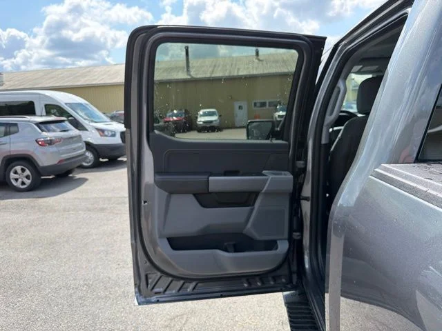 New 2026 Carbonized Gray Metallic Ford XLT image 41