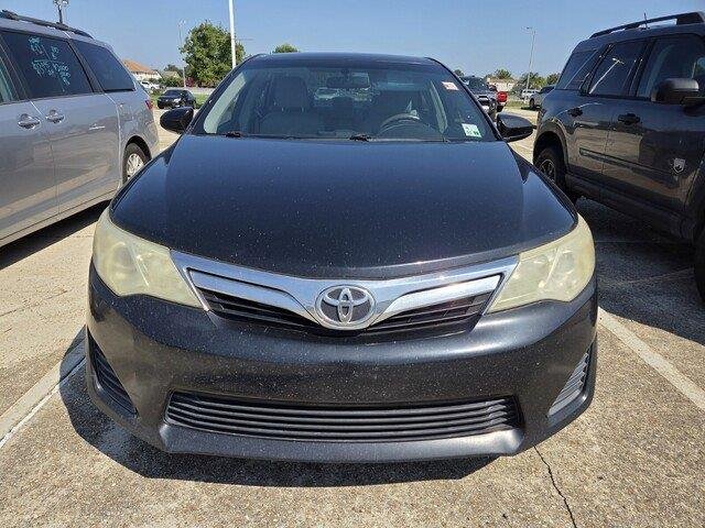 Used 2014 Attitude Black Metallic Toyota LE image 2