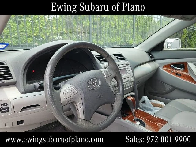 Used 2011 White Toyota XLE image 5