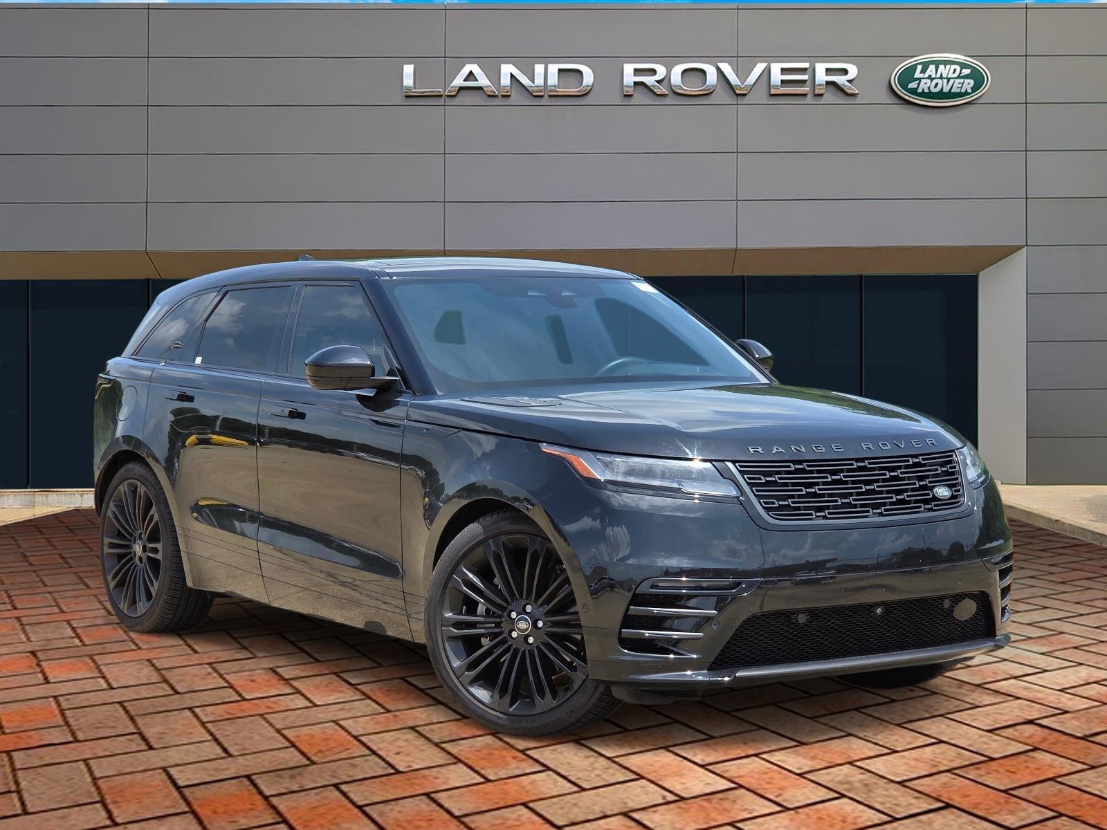 2026 Land Rover Range Rover Velar Dynamic