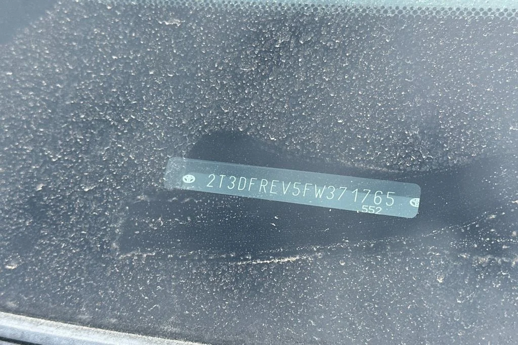 Used 2015 Silver Toyota Limited image 3