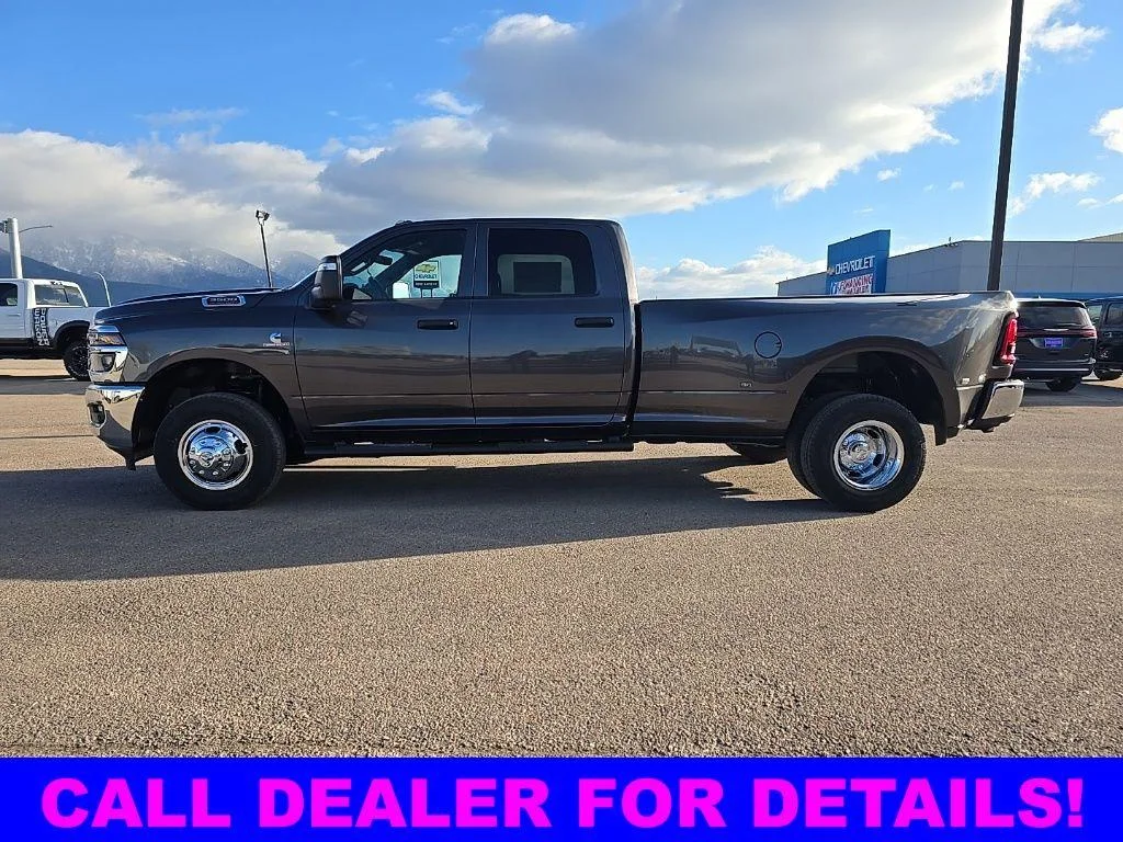 New 2026 Granite Crystal Metallic Clear-Coat Exterior Paint RAM Tradesman image 4