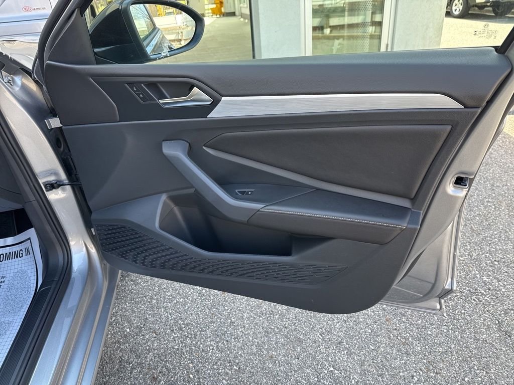 2025 Volkswagen Jetta Sport - Photo 25
