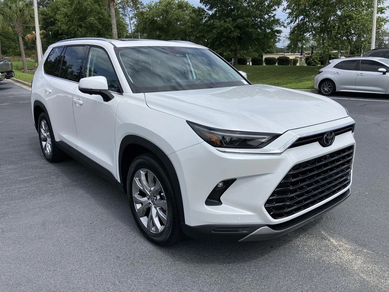 New 2026 Wind Chill Pearl Toyota Limited image 7