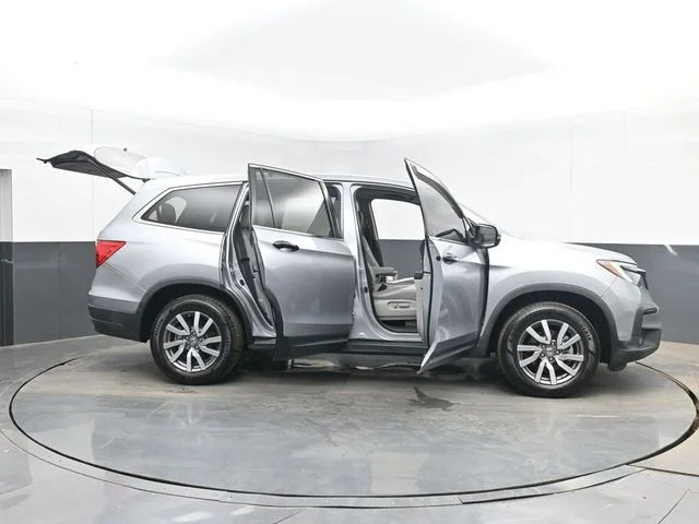 Used 2021 Silver Honda EX-L image 55