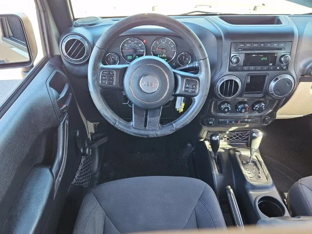 Used 2018  Jeep Unlimited Sport image 14