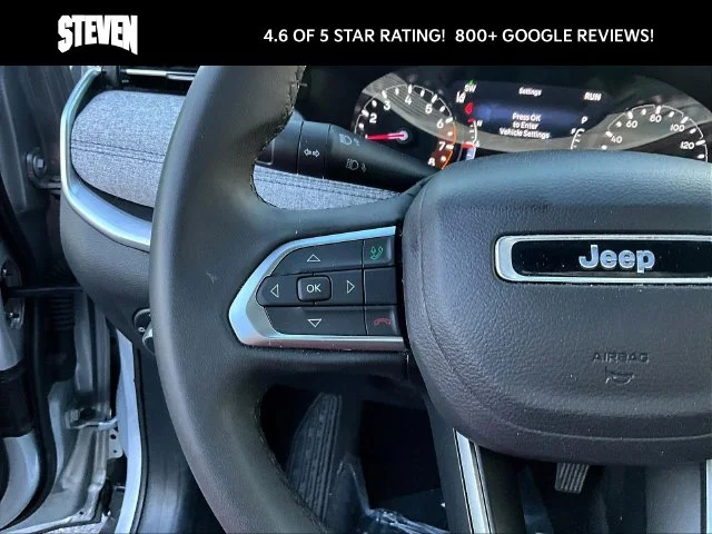 Used 2024 Silver Jeep Latitude image 14