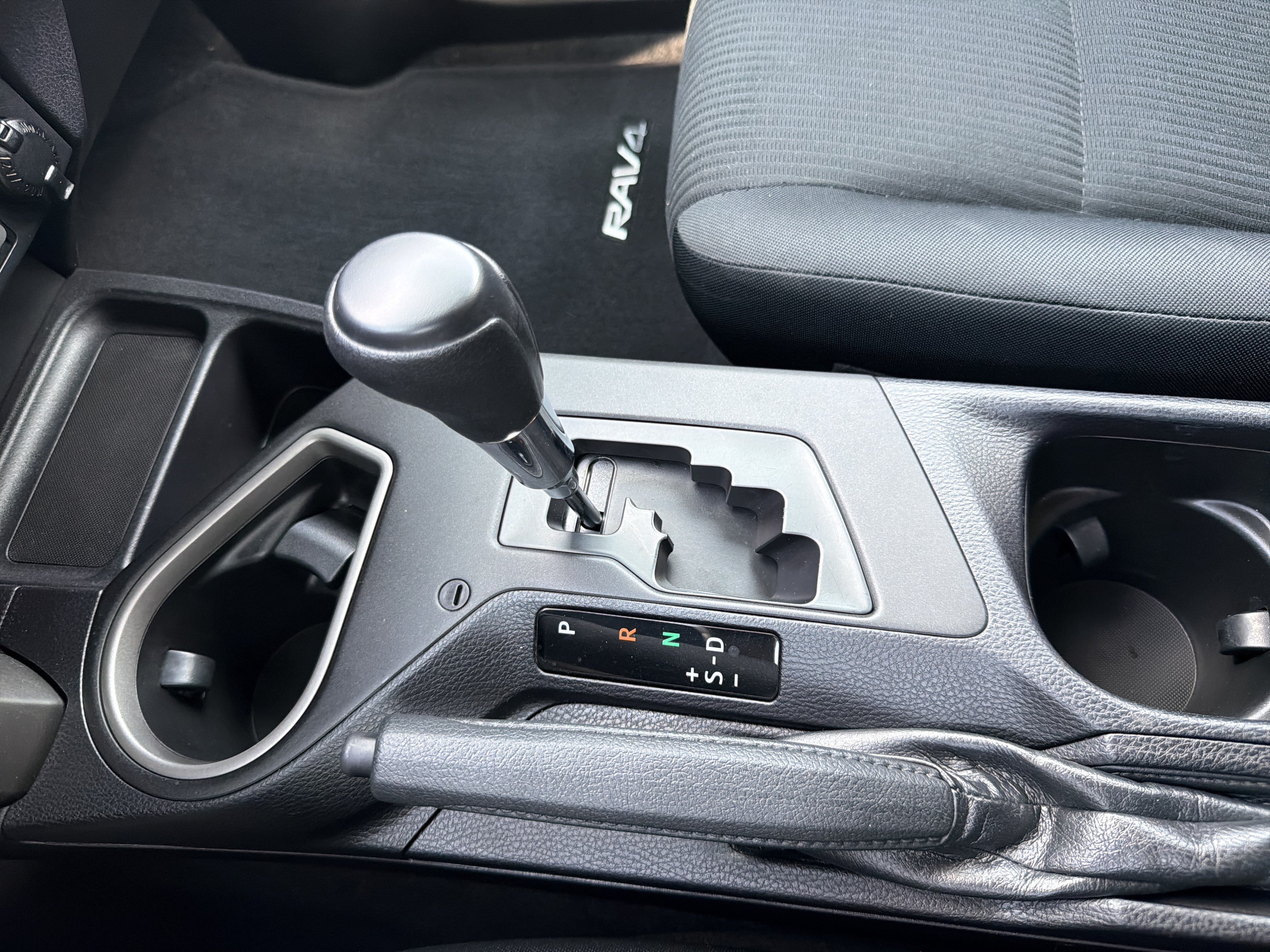 Used 2016 Magnetic Gray Metallic Toyota LE image 7