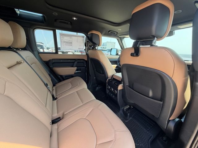 New 2026 Santorini Black Land Rover S image 17