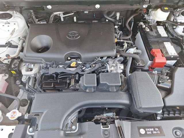 Used 2024 Beige Toyota XLE Premium image 21