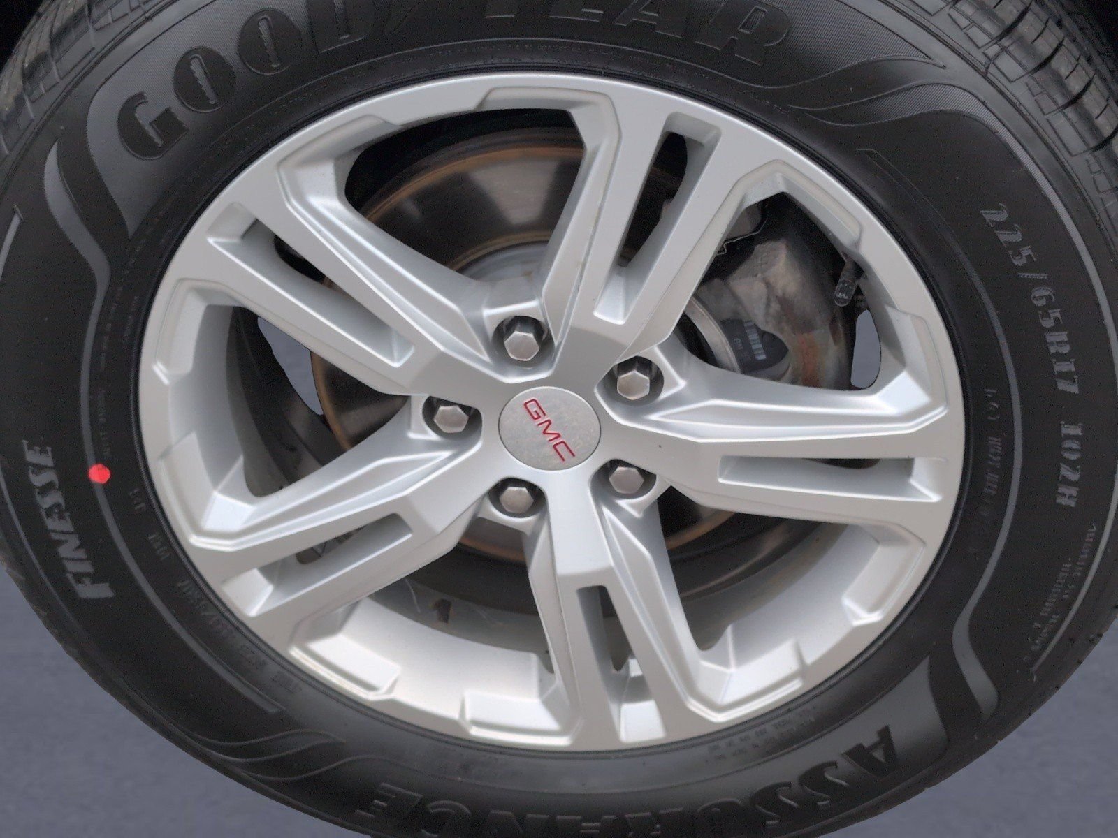 Used 2022 Ebony Twilight Metallic GMC SLE image 36