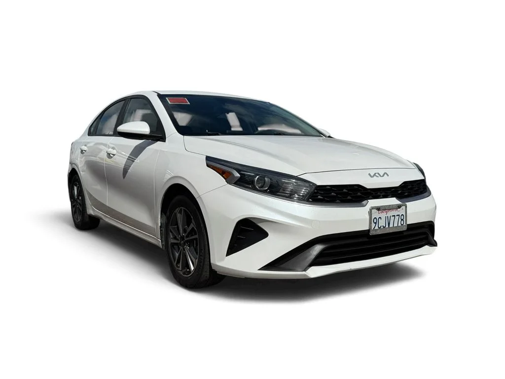 Used 2023 White Kia LXS image 21
