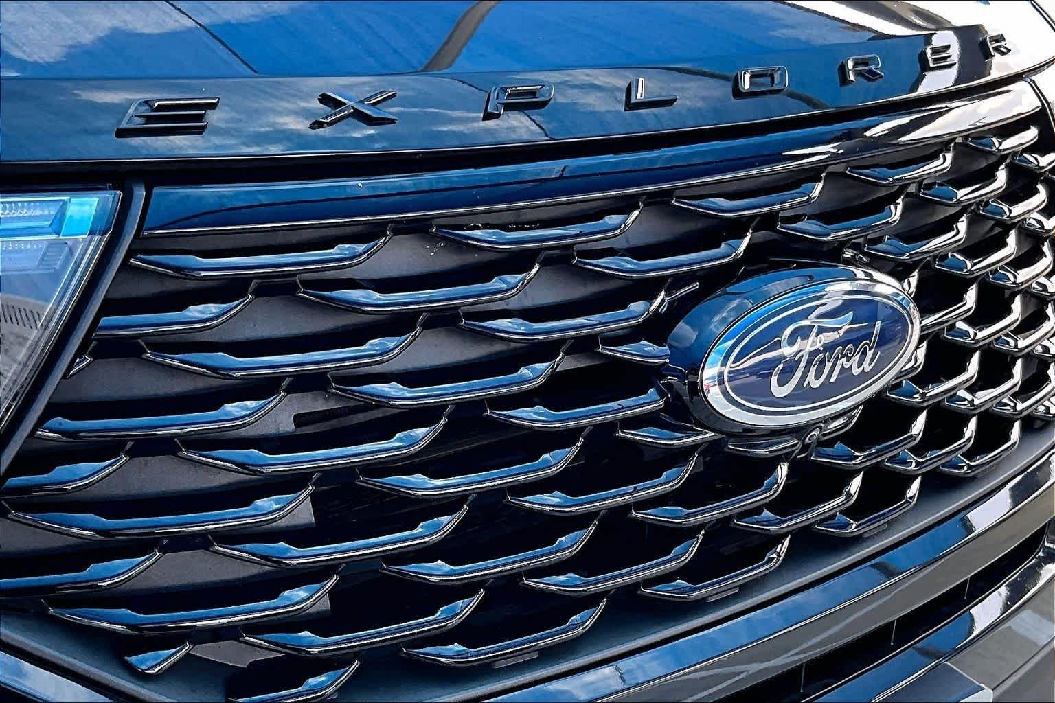 Used 2022 Agate Black Metallic Ford ST-Line image 29