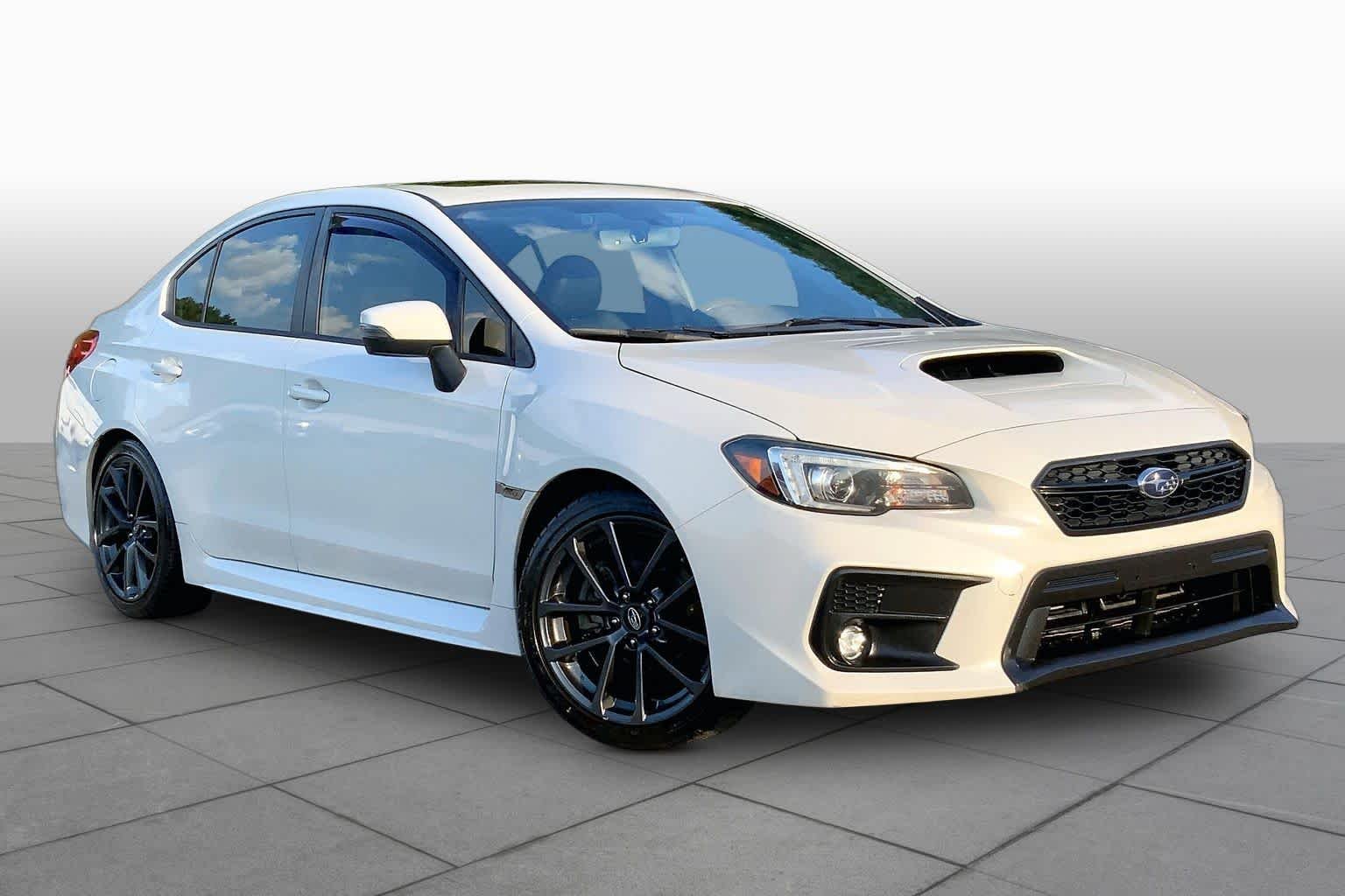 Used 2018 Crystal White Pearl Subaru Limited image 3