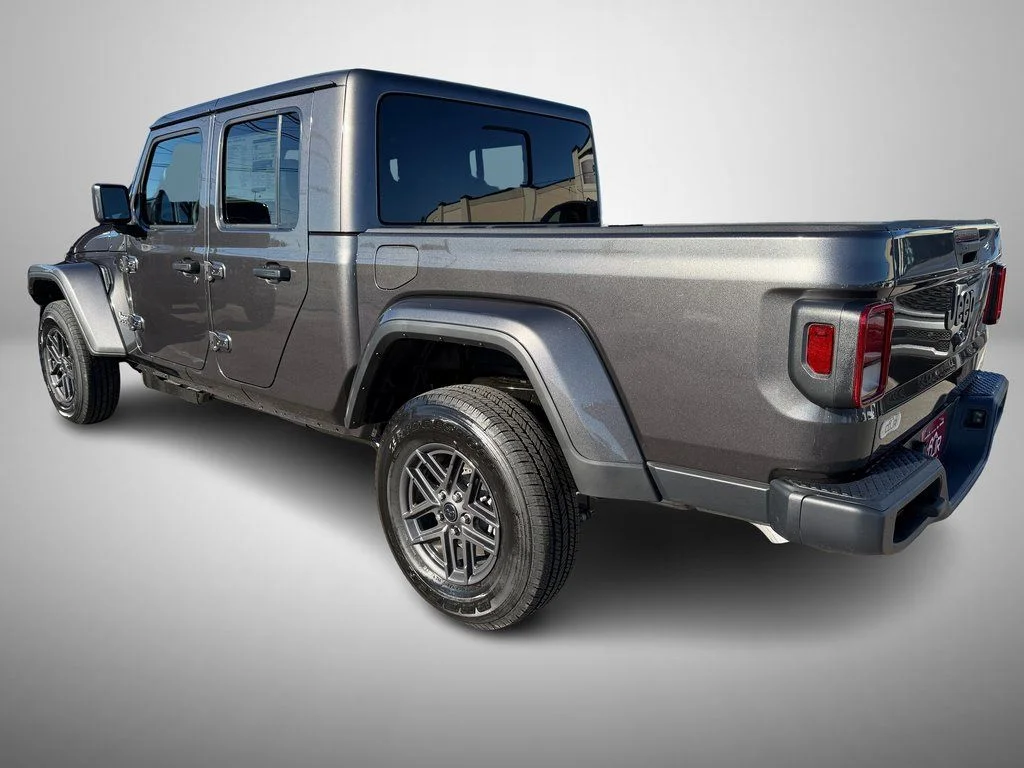 New 2026 Granite Crystal Metallic Clear-Coat Exterior Paint Jeep Sport S image 4