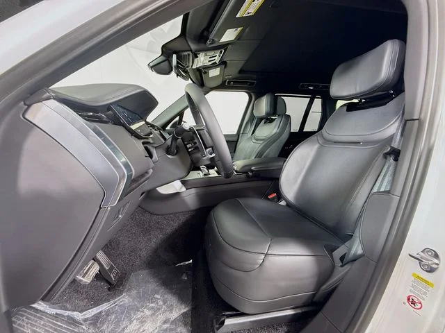 New 2026 Ostuni Pearl White Land Rover SV Signature Suite image 11