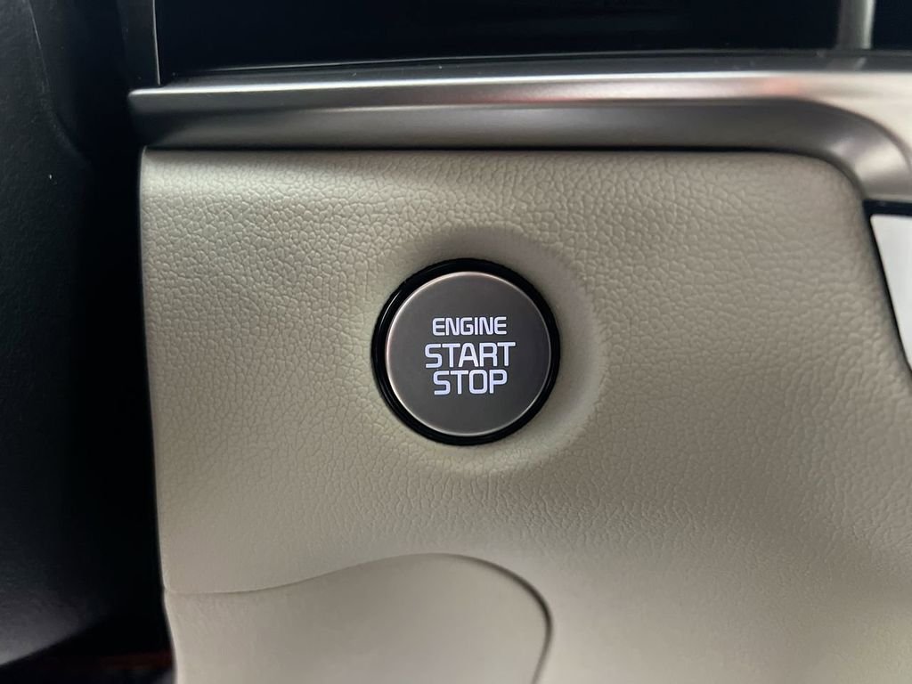 New 2026 Glacial White Pearl Kia S image 21
