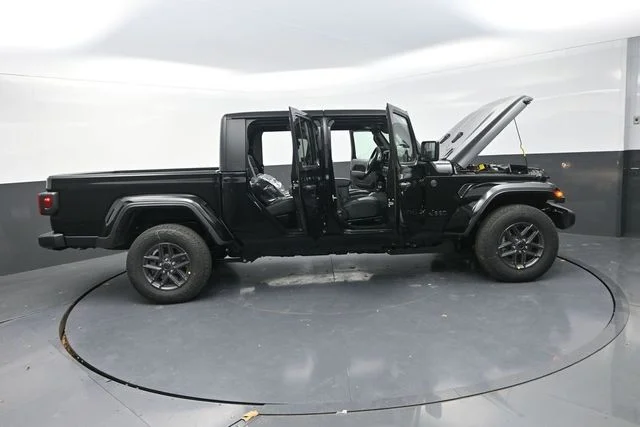 New 2026 Black Clear-Coat Exterior Paint Jeep Sport S image 36
