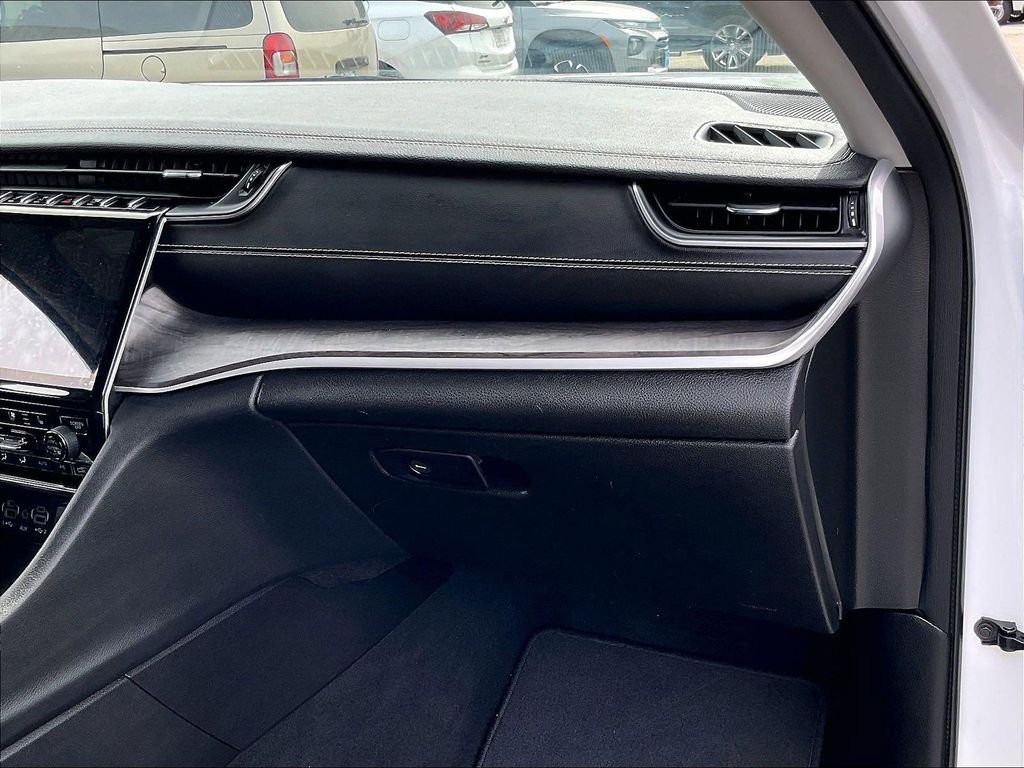 Used 2023 White/off-white Jeep Limited image 13