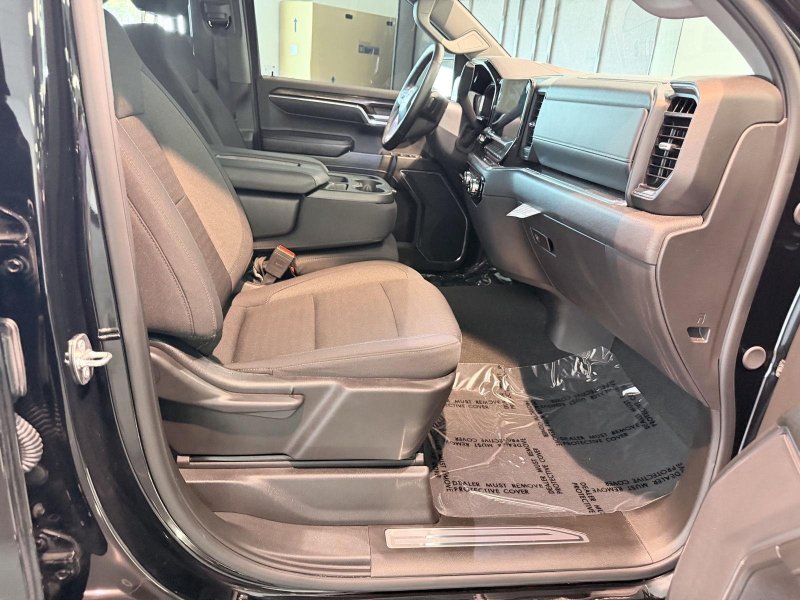 Used 2024 Onyx Black GMC Elevation image 28