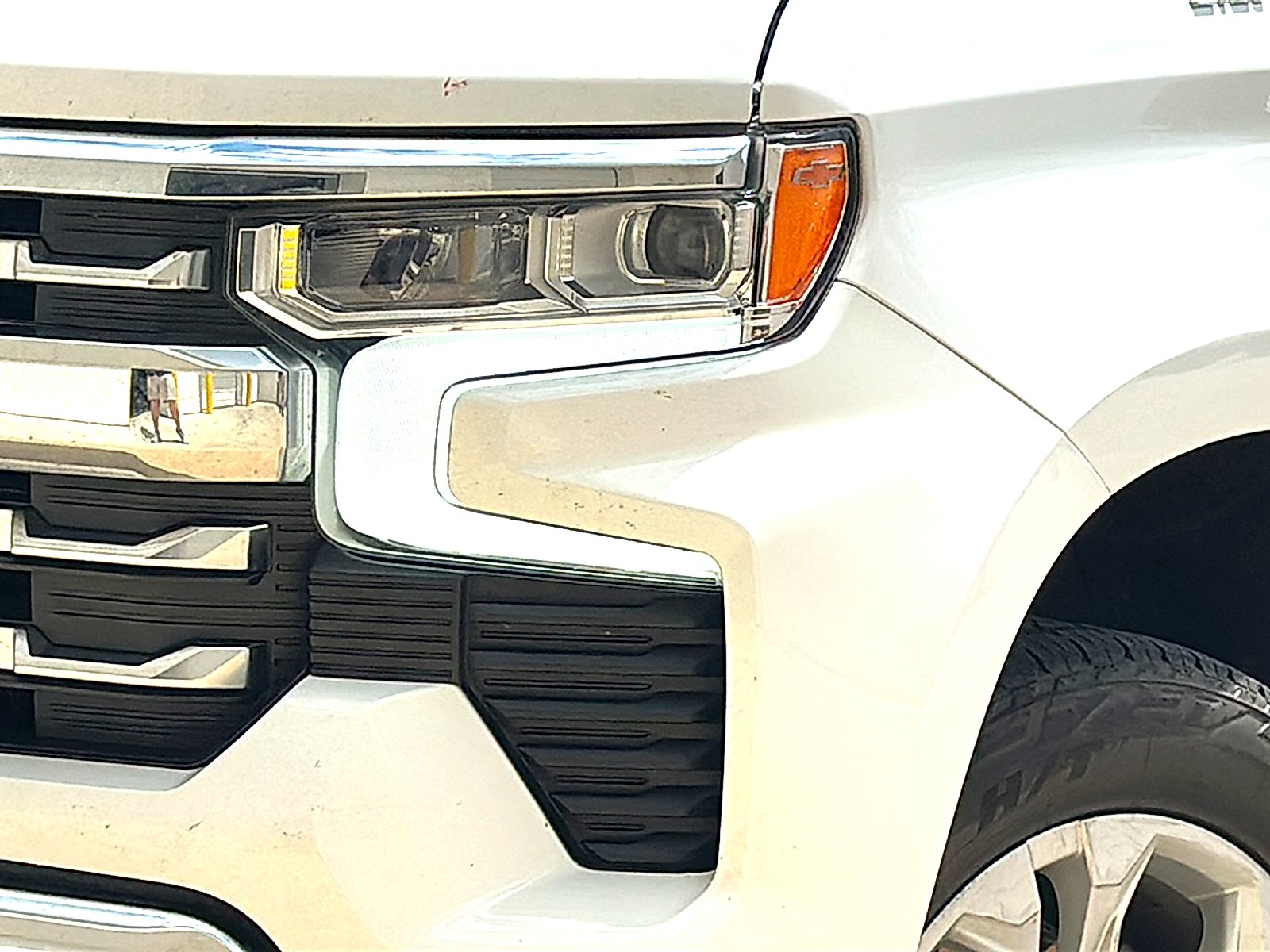 Used 2023 Summit White Chevrolet 4WD Crew Cab Short Bed LTZ image 4
