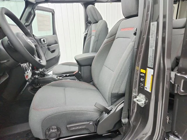 New 2026 Granite Crystal Metallic Clearcoat Jeep Rubicon image 19
