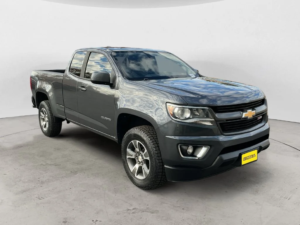 Used 2017 CYBER GRAY METALLIC Chevrolet 4WD Z71 image 5