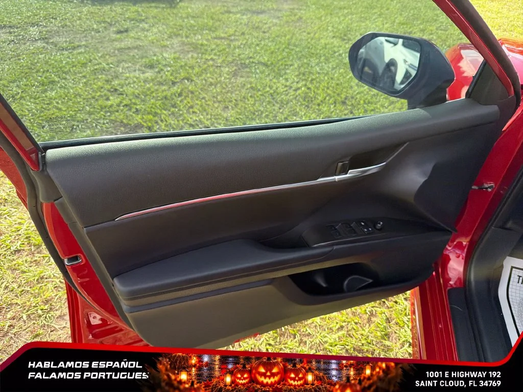 Used 2024  Toyota SE image 12