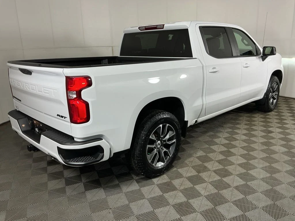Used 2024 White Chevrolet RST image 8