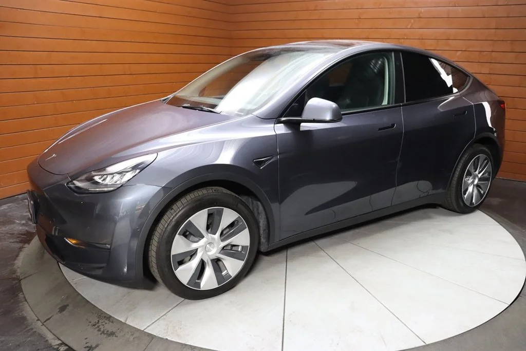 Used 2020 Solid Black Tesla Long Range image 8
